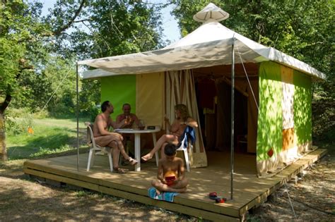 Naturism with the Family in Naturist Campings 